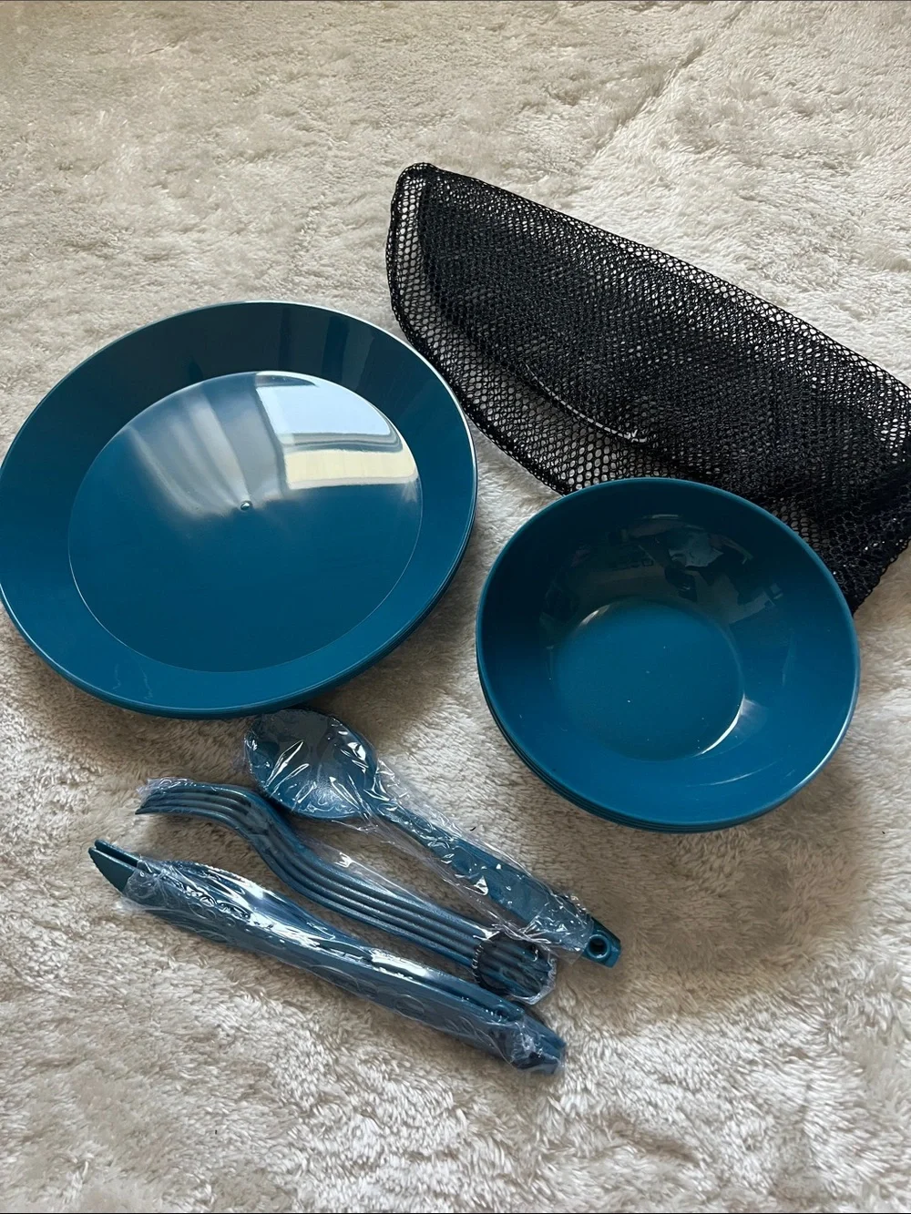 Set of Plates, Bowls and Utensils for Camping